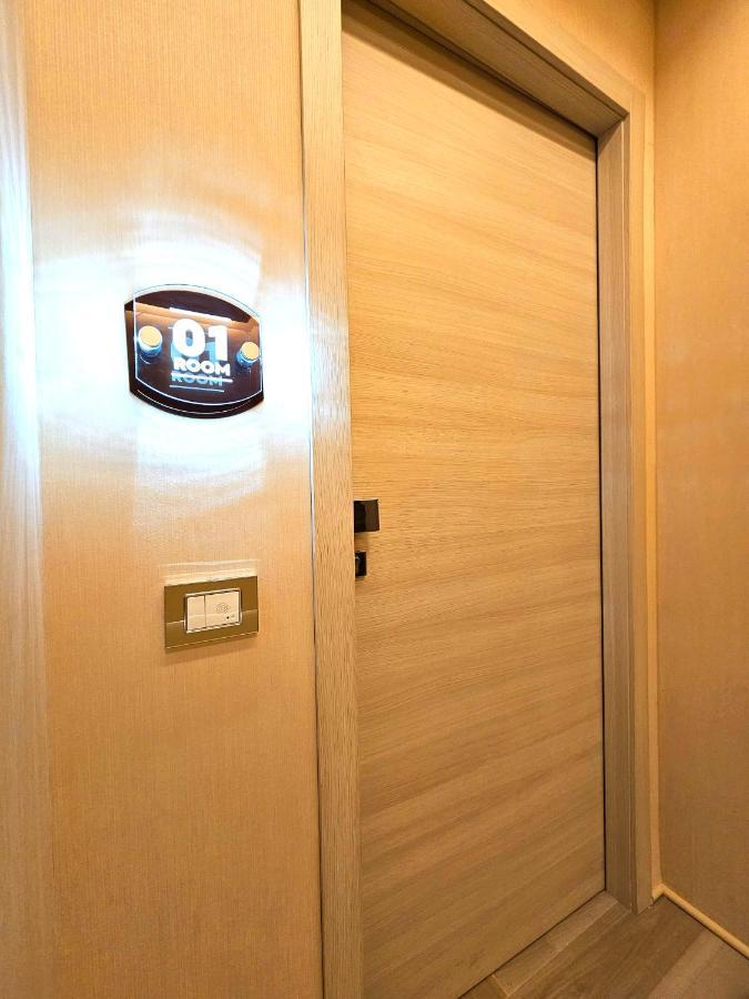 ليتشي Astoria Supreme - Modern Boutique Suites المظهر الخارجي الصورة