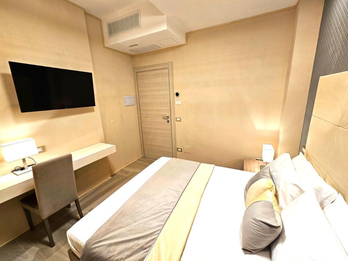 ليتشي Astoria Supreme - Modern Boutique Suites المظهر الخارجي الصورة