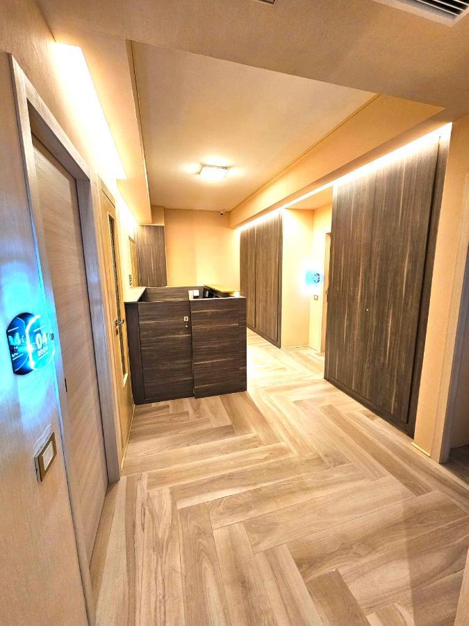 ليتشي Astoria Supreme - Modern Boutique Suites المظهر الخارجي الصورة