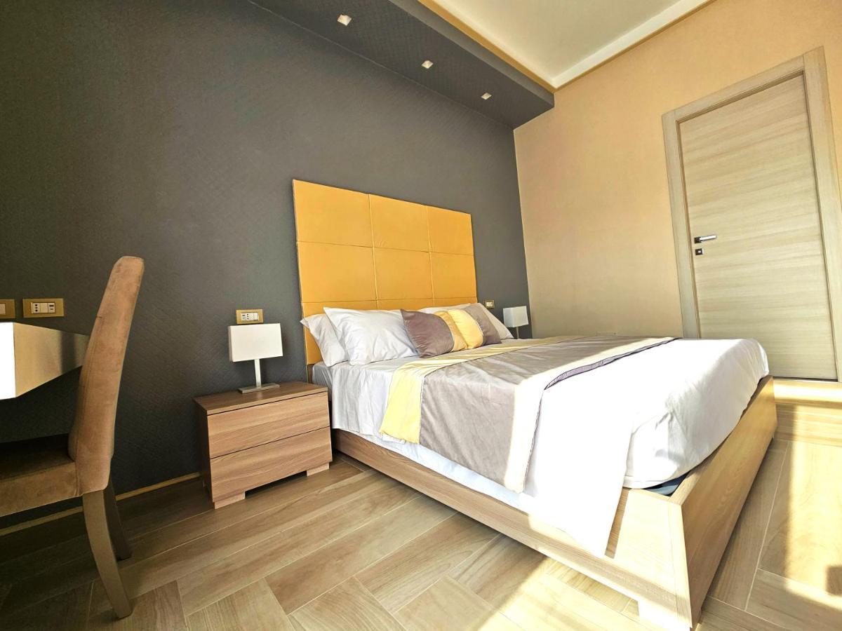 ليتشي Astoria Supreme - Modern Boutique Suites المظهر الخارجي الصورة
